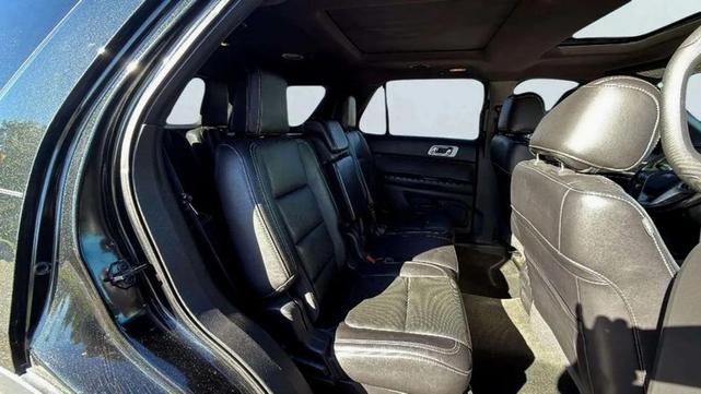 Photo of 2013 Tuxedo Black Metallic Ford Explorer
