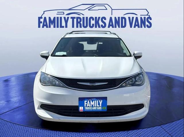 Photo of 2020 Bright White Clearcoat Chrysler Voyager
