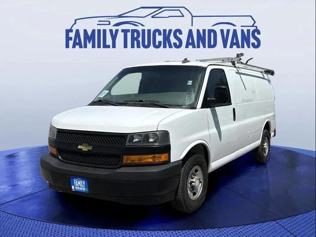 Photo of 2018 Summit White Chevrolet Express 2500