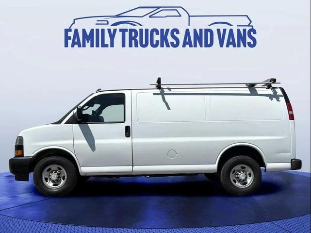 Photo of 2018 Summit White Chevrolet Express 2500