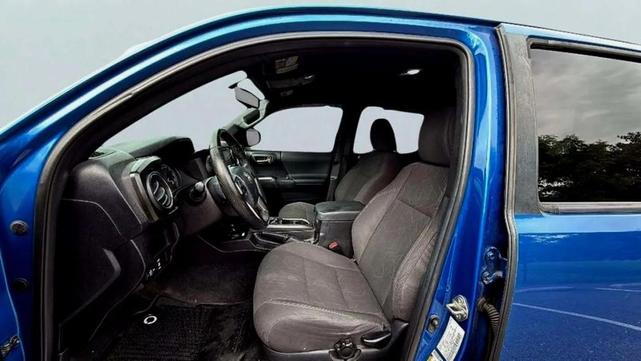 Photo of 2016 Blazing Blue Pearl Toyota Tacoma