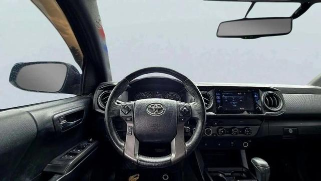 Photo of 2016 Blazing Blue Pearl Toyota Tacoma