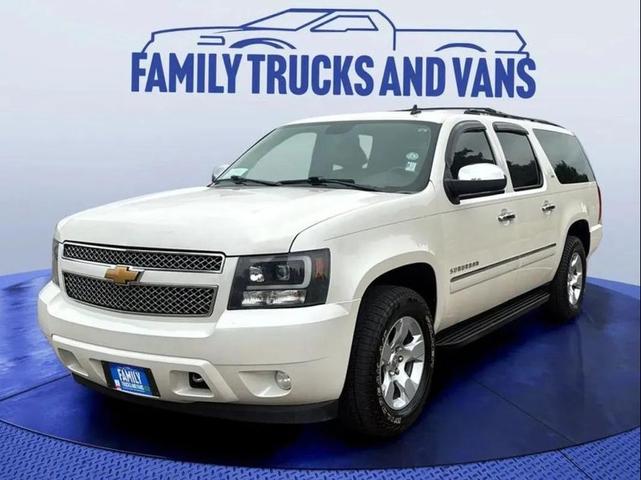 Photo of 2012 White Chevrolet Suburban