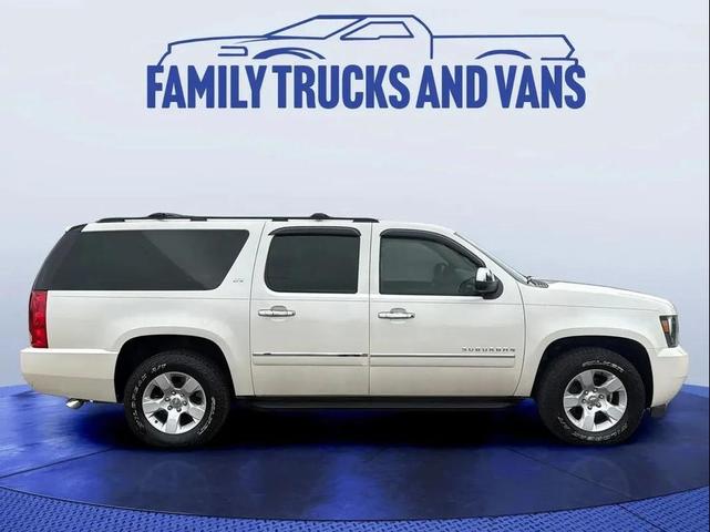 Photo of 2012 White Chevrolet Suburban