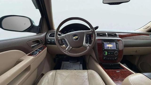 Photo of 2012 White Chevrolet Suburban