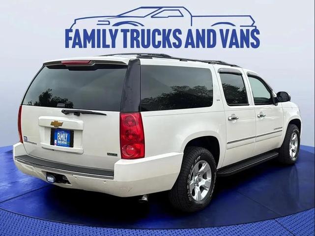 Photo of 2012 White Chevrolet Suburban