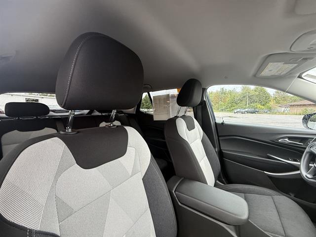 Photo of 2024 Blue Glow Metallic Chevrolet Trax