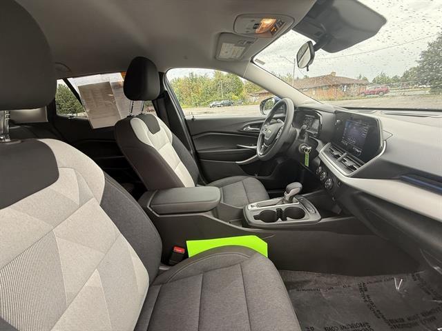 Photo of 2024 Blue Glow Metallic Chevrolet Trax