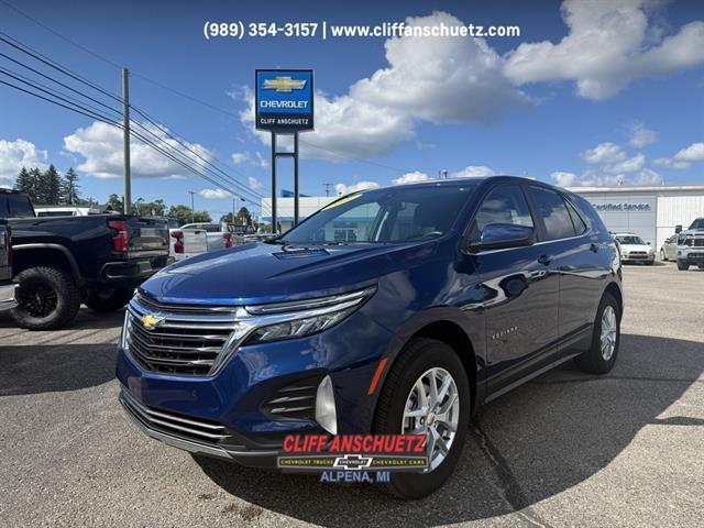 Photo of 2022 Blue Glow Metallic Chevrolet Equinox