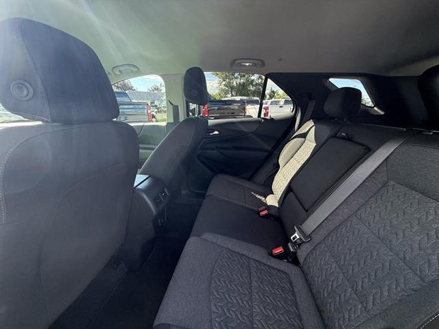 Photo of 2022 Blue Glow Metallic Chevrolet Equinox