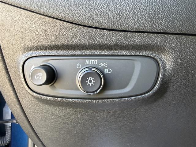 Photo of 2022 Blue Glow Metallic Chevrolet Equinox