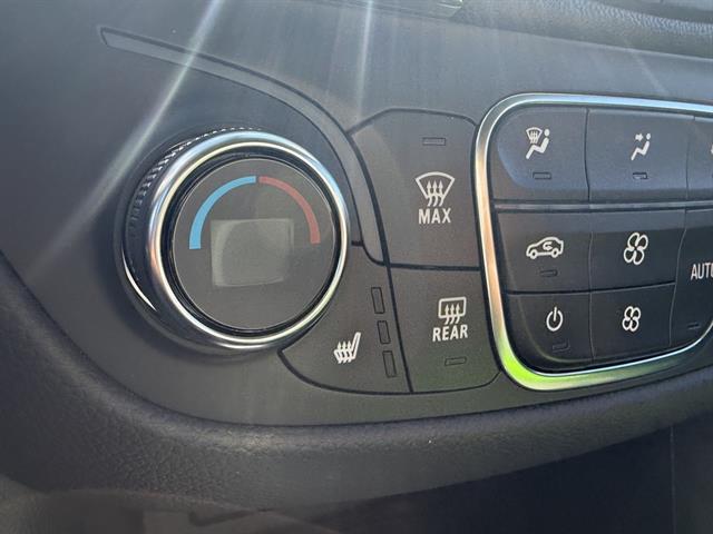 Photo of 2022 Blue Glow Metallic Chevrolet Equinox
