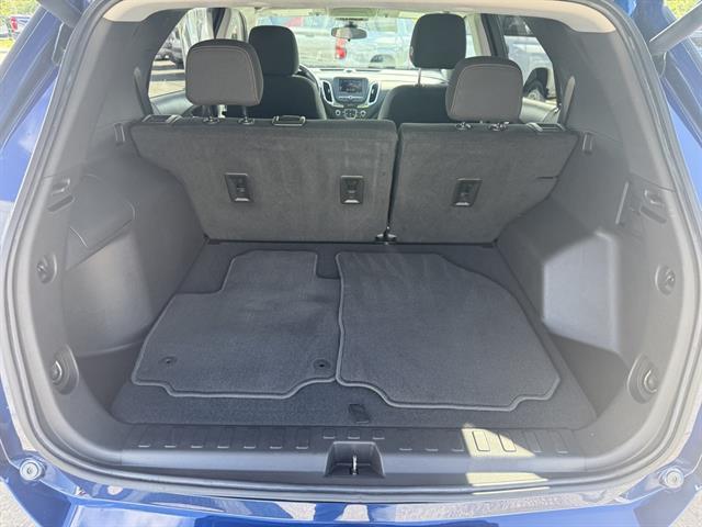 Photo of 2022 Blue Glow Metallic Chevrolet Equinox