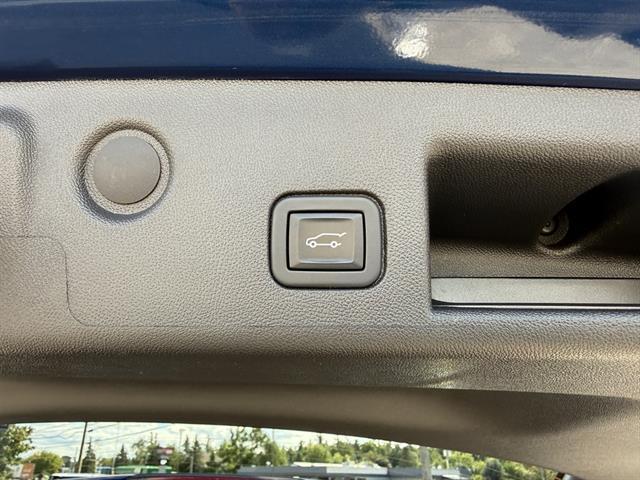 Photo of 2022 Blue Glow Metallic Chevrolet Equinox