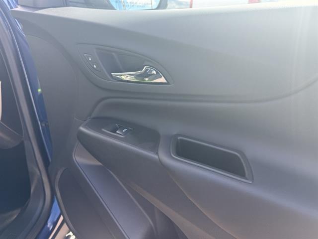 Photo of 2022 Blue Glow Metallic Chevrolet Equinox