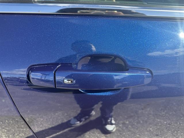 Photo of 2022 Blue Glow Metallic Chevrolet Equinox