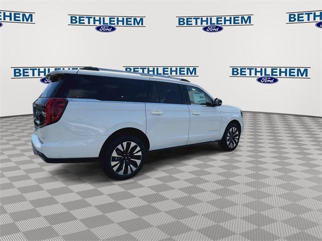 Photo of 2025 Star White Metallic Tri-Coat Ford Expedition Max