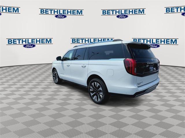 Photo of 2025 Star White Metallic Tri-Coat Ford Expedition Max