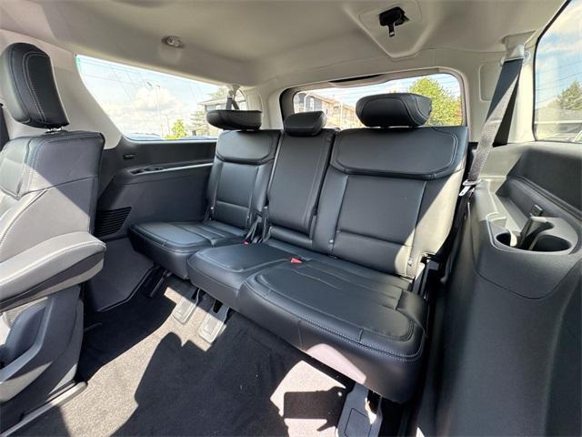 Photo of 2025 Star White Metallic Tri-Coat Ford Expedition Max