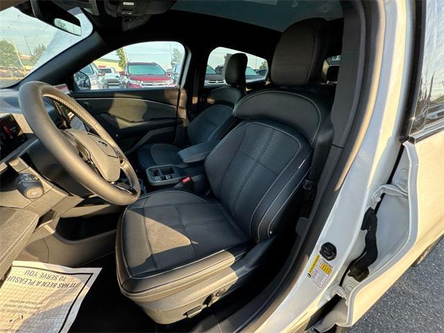 Photo of 2025 Star White Metallic Tri-Coat Ford Mustang Mach-E