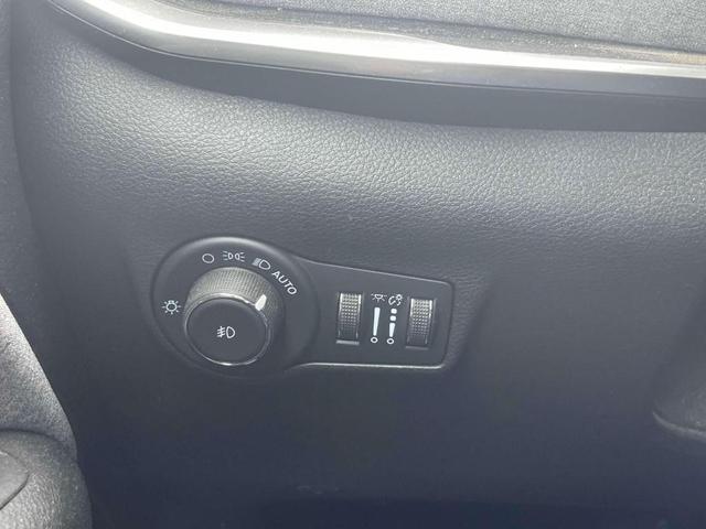 Photo of 2022 Diamond Black Jeep Compass