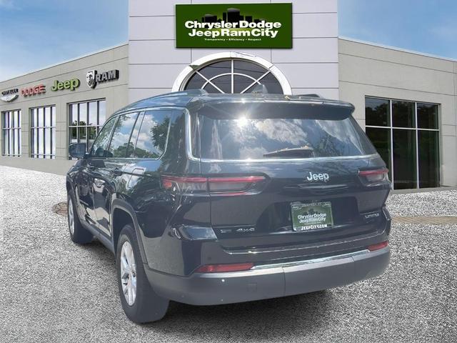 Photo of 2022 Diamond Black Jeep Grand Cherokee L