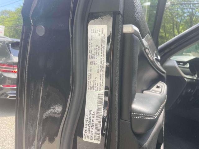 Photo of 2022 Diamond Black Jeep Grand Cherokee L