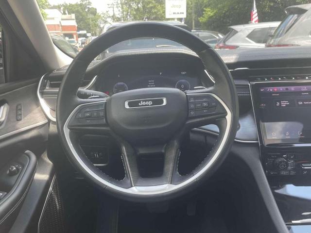 Photo of 2022 Diamond Black Jeep Grand Cherokee L