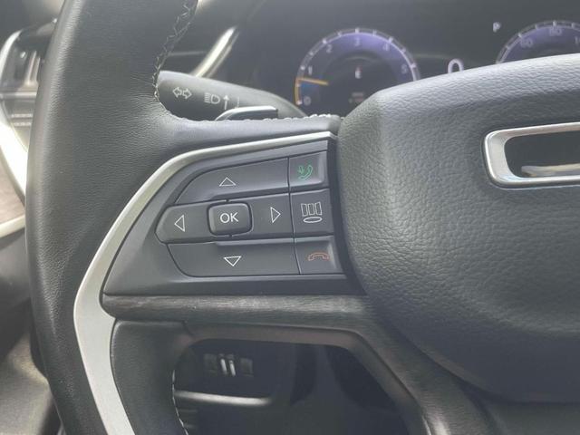 Photo of 2022 Diamond Black Jeep Grand Cherokee L