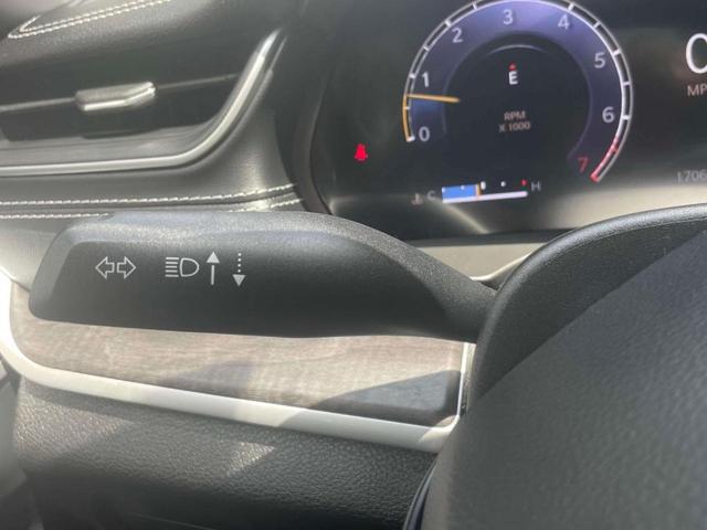 Photo of 2022 Diamond Black Jeep Grand Cherokee L