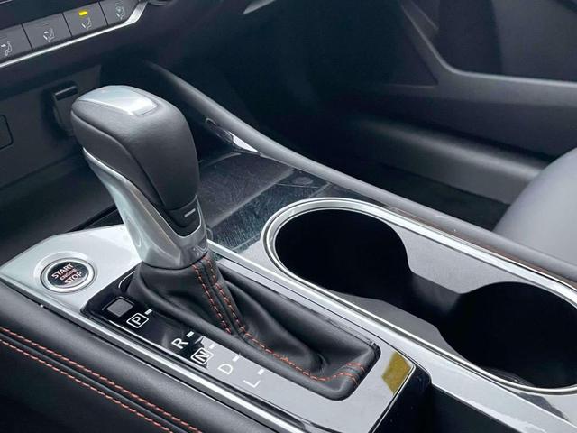 Photo of 2025 Glacier White Nissan Altima