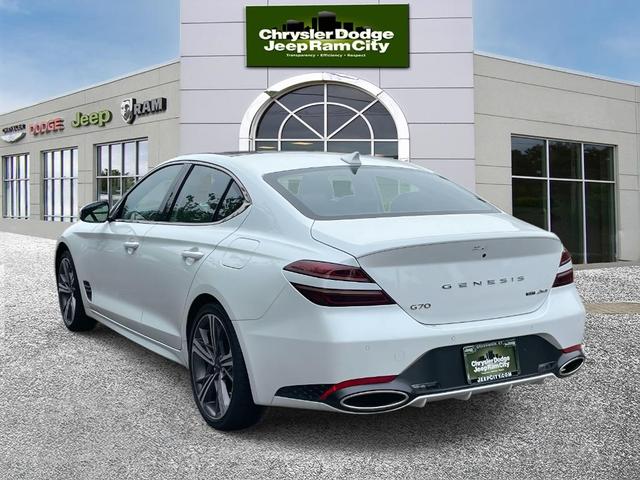 Photo of 2024 Vik Black Genesis G70