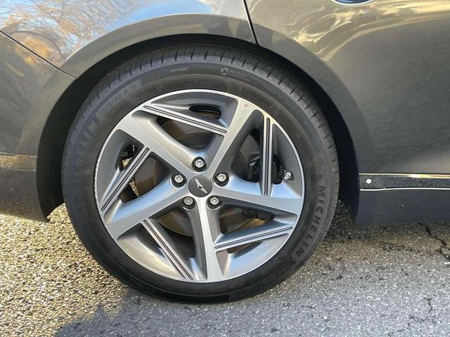 Photo of 2024 Makalu Gray Genesis G80