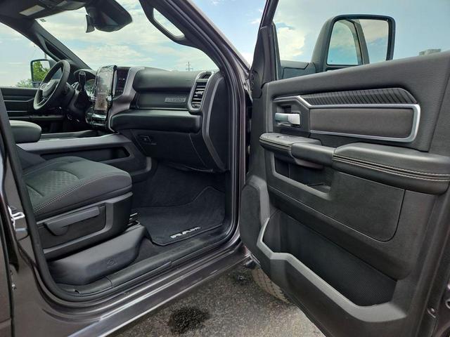 Photo of 2025 Granite Crystal Metallic Clearcoat RAM 2500