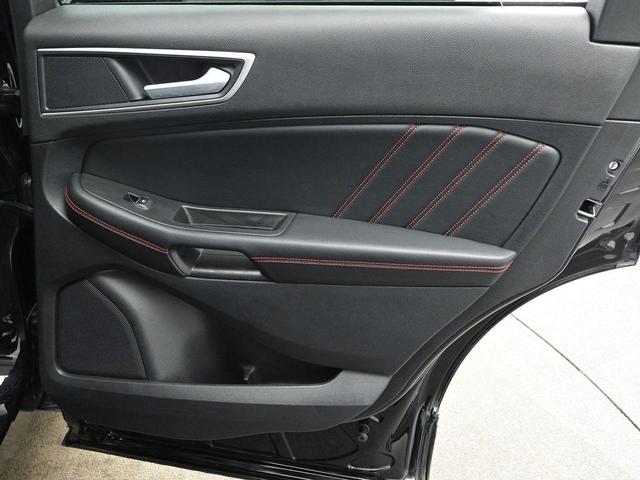 Photo of 2021 Black Ford Edge