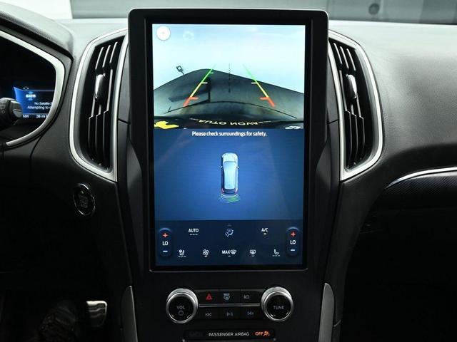 Photo of 2021 Black Ford Edge