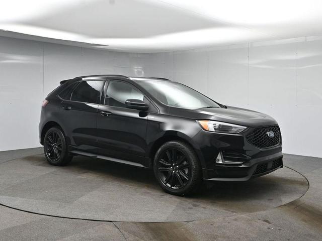 Photo of 2021 Black Ford Edge