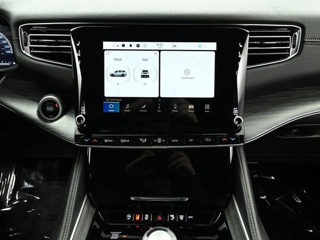 Photo of 2023 Diamond Black Crystal Pearlcoat Jeep Wagoneer