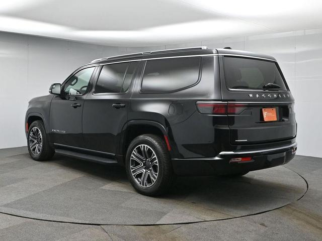 Photo of 2023 Diamond Black Crystal Pearlcoat Jeep Wagoneer