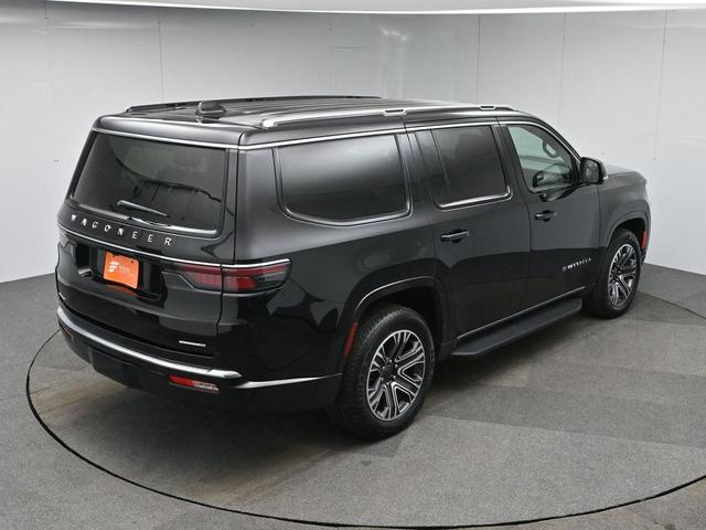 Photo of 2023 Diamond Black Crystal Pearlcoat Jeep Wagoneer