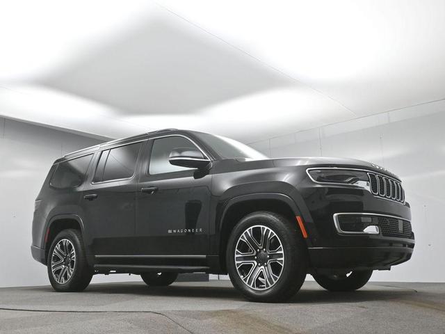 Photo of 2023 Diamond Black Crystal Pearlcoat Jeep Wagoneer