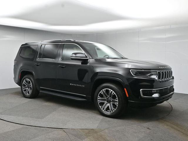 Photo of 2023 Diamond Black Crystal Pearlcoat Jeep Wagoneer