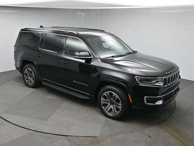 Photo of 2023 Diamond Black Crystal Pearlcoat Jeep Wagoneer
