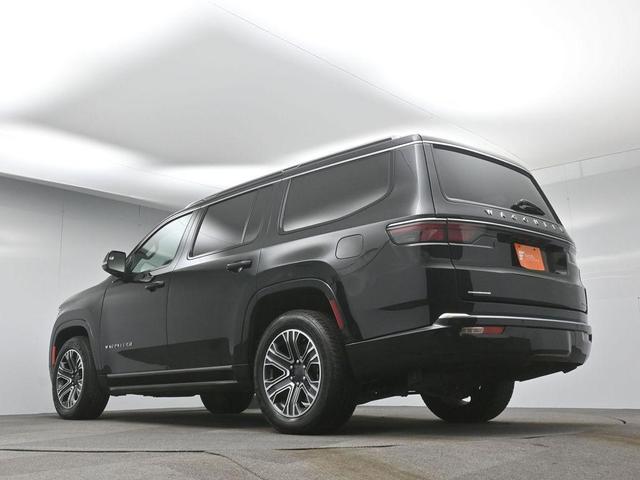 Photo of 2023 Diamond Black Crystal Pearlcoat Jeep Wagoneer