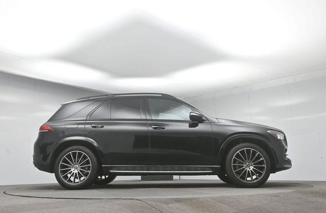 Photo of 2023 Black Mercedes-Benz GLE 450