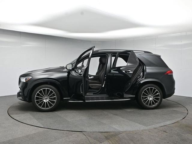 Photo of 2023 Black Mercedes-Benz GLE 450