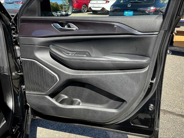 Photo of 2022 Diamond Black Jeep Grand Cherokee
