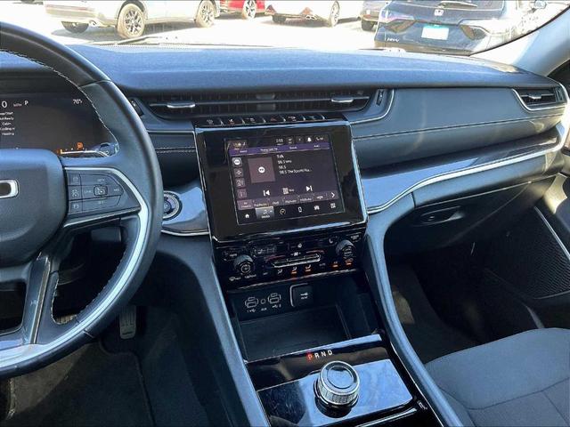 Photo of 2022 Diamond Black Jeep Grand Cherokee