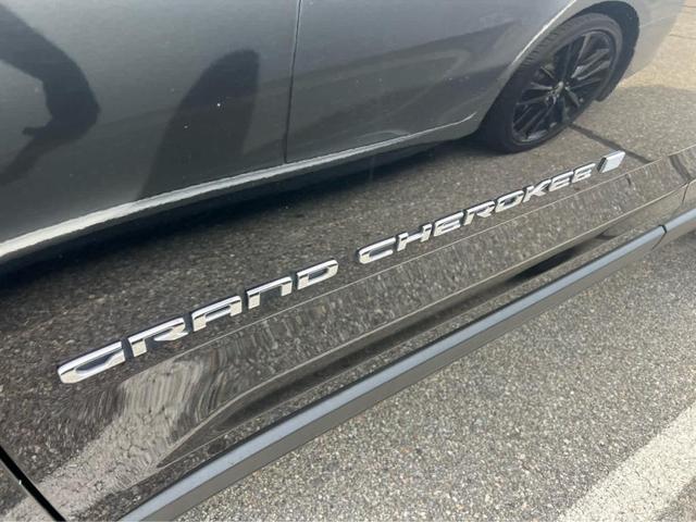 Photo of 2022 Diamond Black Jeep Grand Cherokee