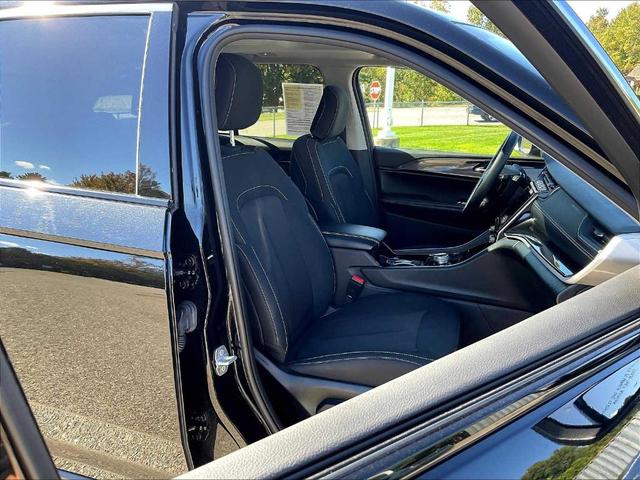 Photo of 2022 Diamond Black Jeep Grand Cherokee